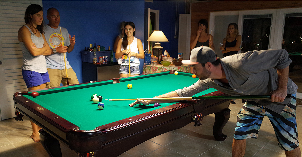 Dilly Crab Exuma - Pool table