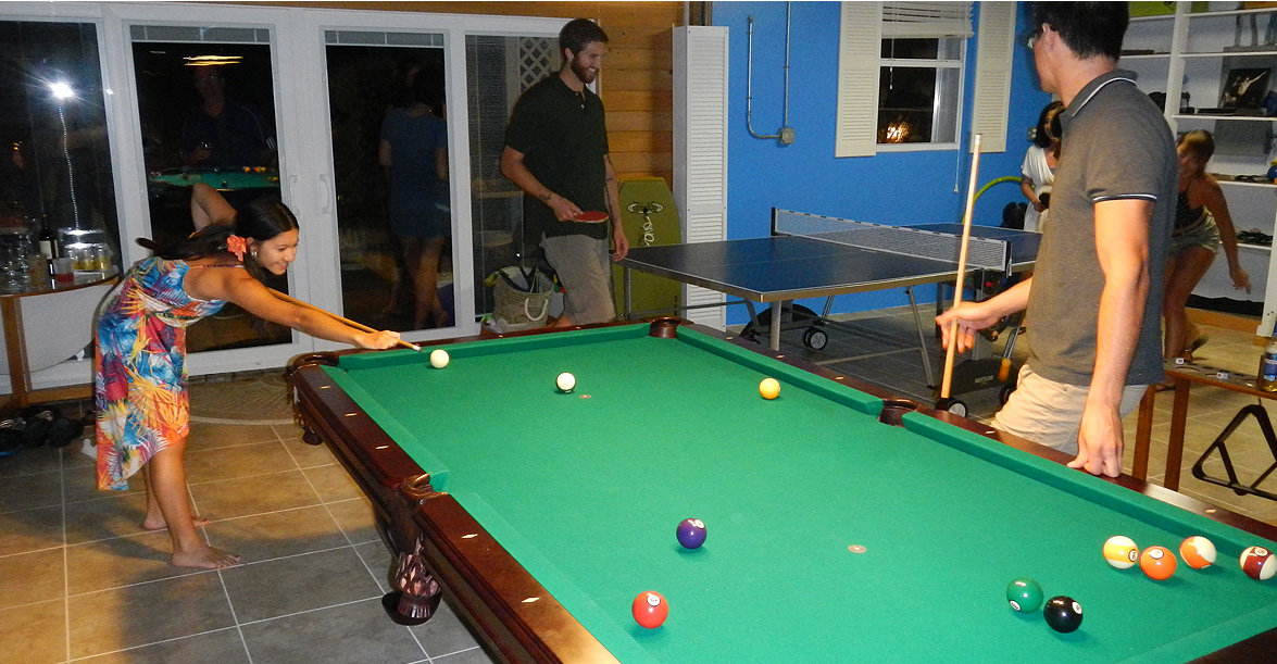 Dilly Crab Exuma - Pool table